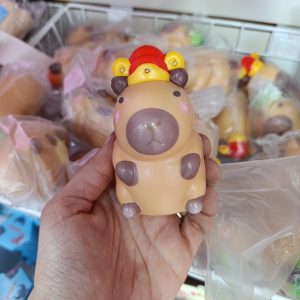 Squishy Capybara C/Gorrito