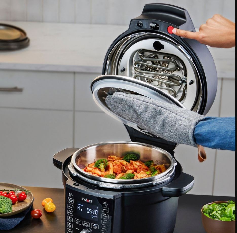 Duo Crisp con tapa Ultimate Multi-Cooker y Freidora de aire color negro 13 en 1 marca Instant Pot - Imagen 3