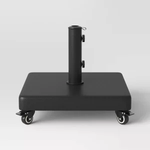 Base cuadrada de 25 kg con llantas para sombrillas marca Threshold