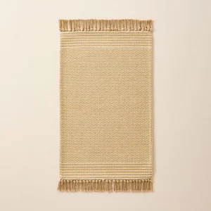 Alfombra de rayas con borde estampado en color caqui 2×3″- Hearth & Hand