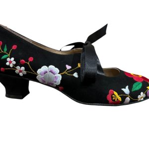 Zapato Bordado modelo Aceuchal
