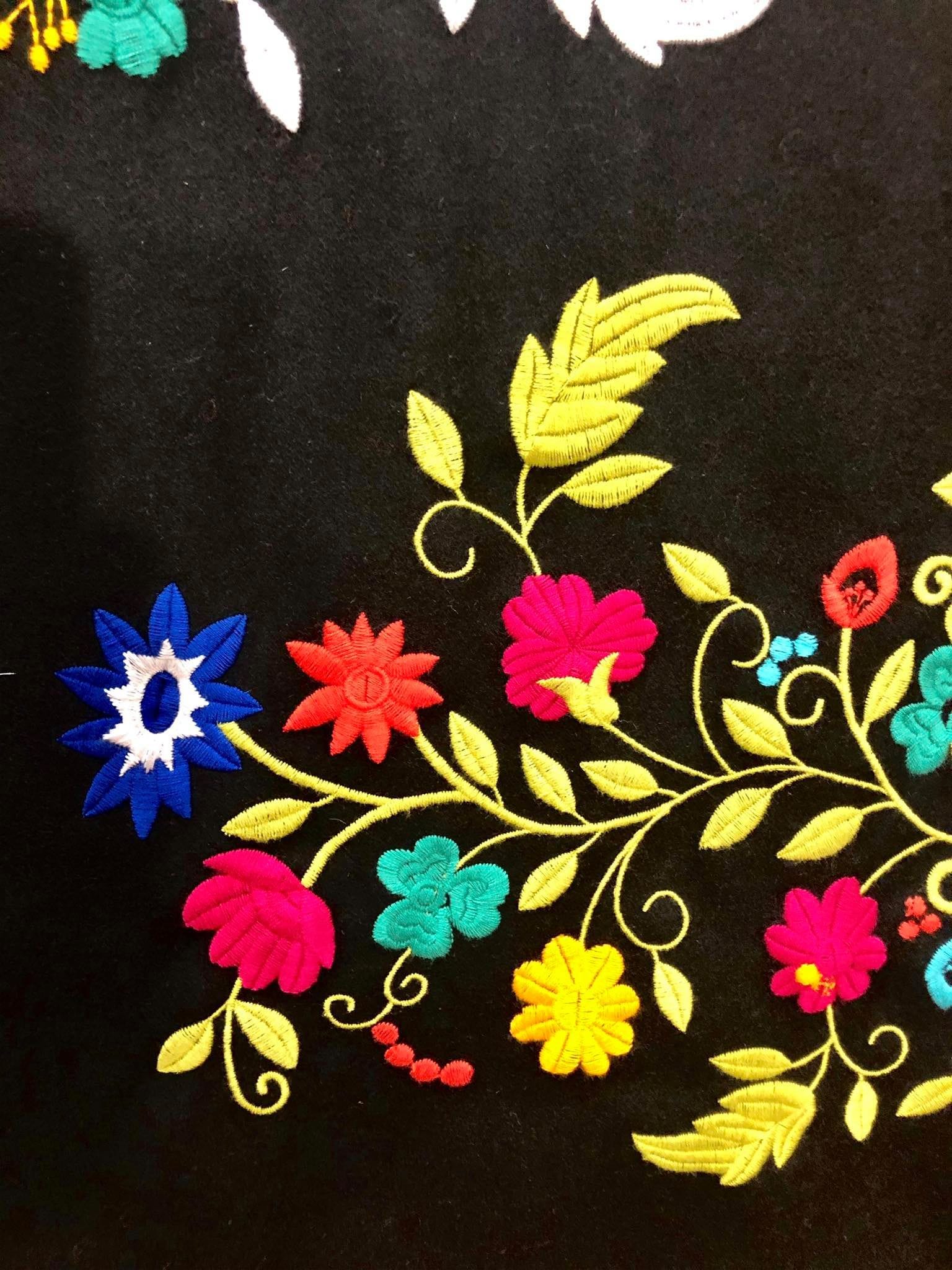 REFAJO BORDADO EN LANA 01 - Imagen 4