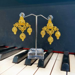 Pendientes de tembladera dorados referencia DMP 11