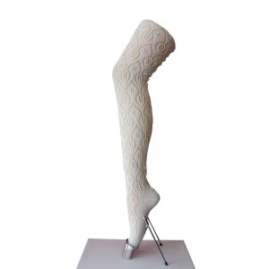 Medias caladas de hojas